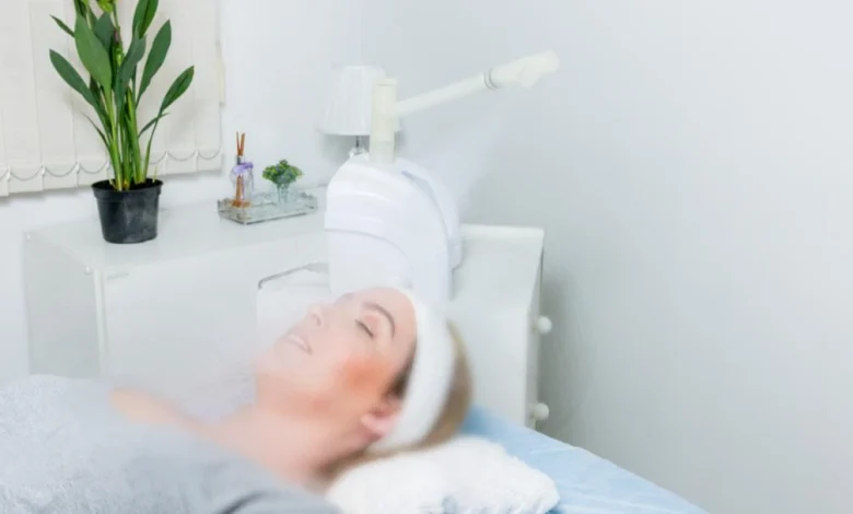 فوائد تنظيف البشرة العميق باستخدام البخار