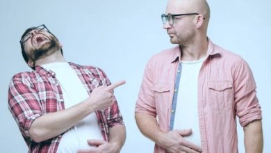 كيف تتعامل مع شخص يسخر منك