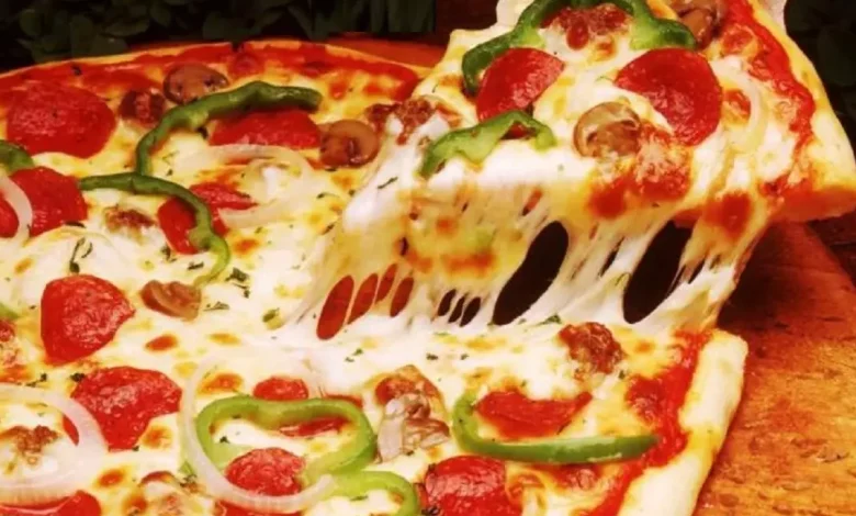 افضل طريقة لعمل البيتزا الإيطالي