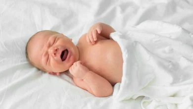 بكاء الطفل المستمر بلا سبب