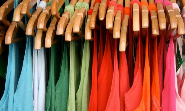 تفسير حلم شراء ملابس