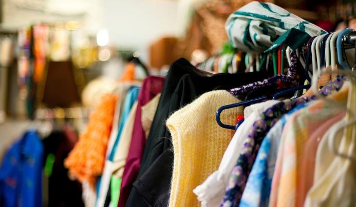 تفسير حلم لبس ملابس غير ساترة للمتزوجة