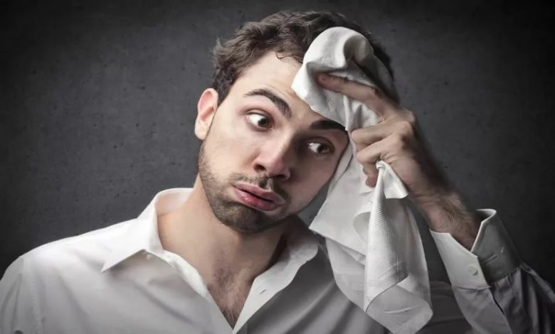 أسباب التعرق المفاجئ في الرأس والوجه