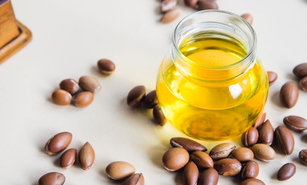 فوائد زيت الارغان للشعر