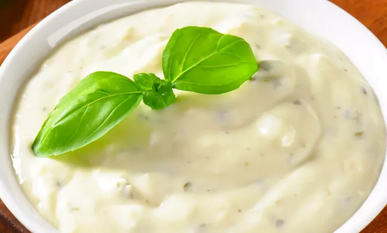 طريقة عمل الثومية بالزبادي