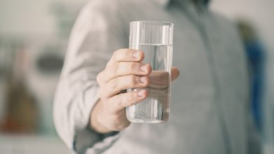 علاج القولون العصبي بالماء الساخن