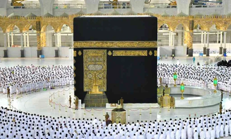 كيفية أداء العمرة للنساء