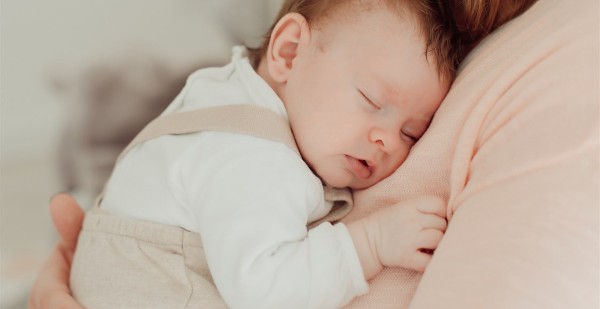 تفسير رؤية طفل في المنام للعزباء