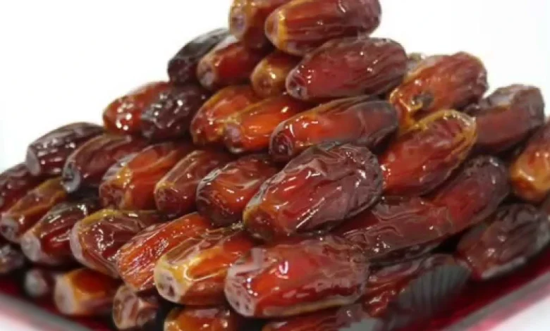 رؤية التمر في المنام للمتزوجة