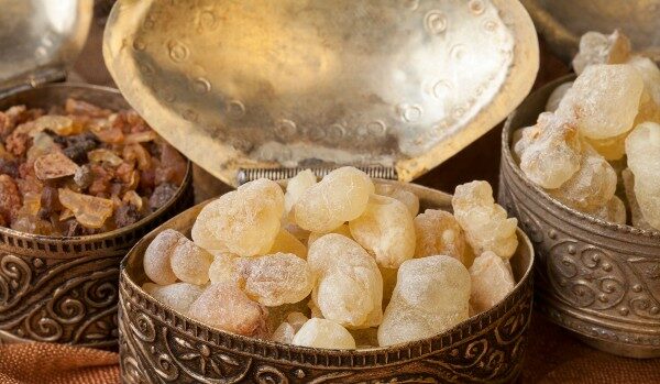 فوائد لبان الذكر للنساء