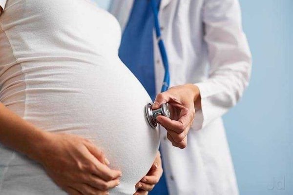 طبيب نسائية عربي في شتوتغارت