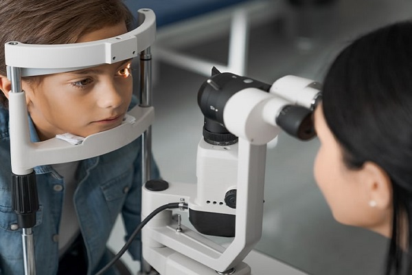 طبيب عيون عربي في شتوتغارت