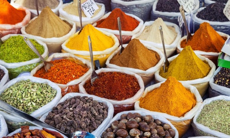 انواع البهارات عند العطار