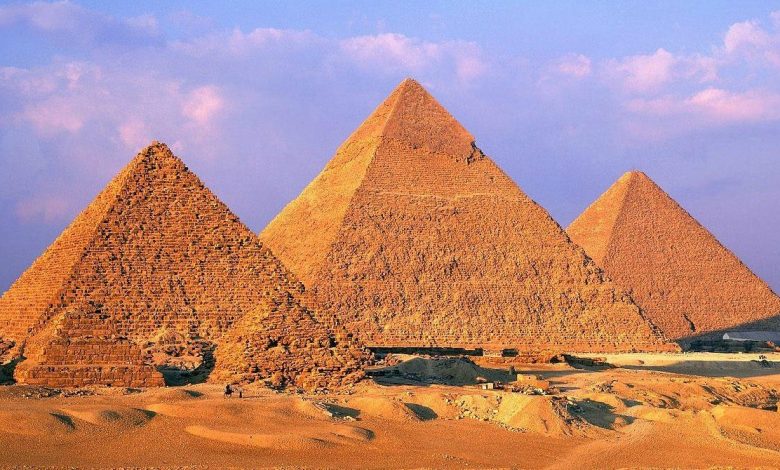 أهرامات الجيزة القاهرة
