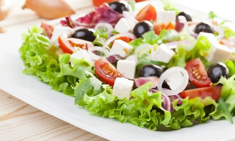 طريقة عمل سلطة يونانية