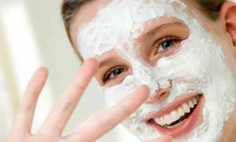 ماسك الزبادي للوجه لتبييض وترطيب البشرة