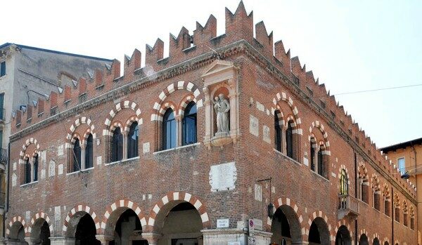 السياحة في فيرونا