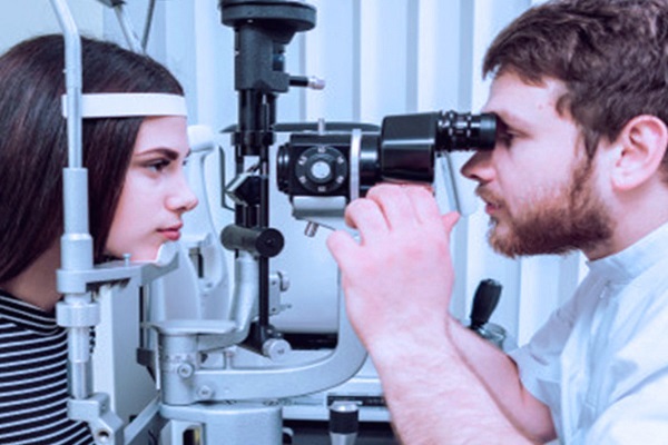 تخصص عيون عربي في النمسا