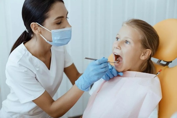 طبيب أسنان عربي في مانهايم