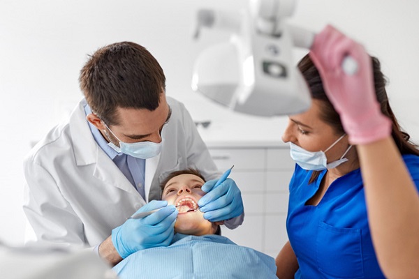 طبيب أسنان عربي في بريمن