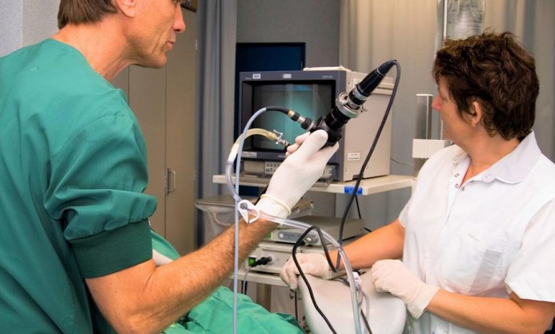 طبيب مسالك بولية عربي في باريس