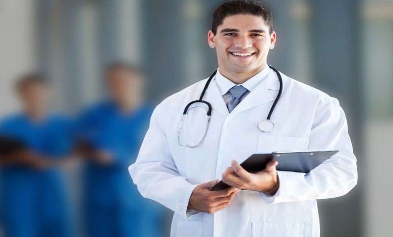 طبيب باطنية عربي في بيليفيلد