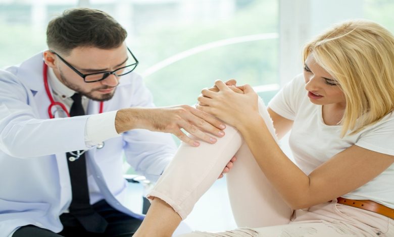 طبيب عظمية عربي في مدينة بون