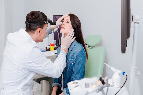 طبيب عربي أنف وأذن وحنجرة في باريس