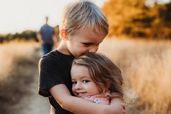 عبارات عن الأخ للواتس اب