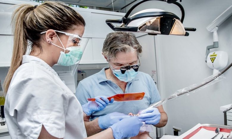 طبيب أسنان عربي في بريمن