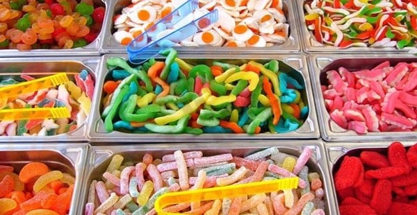 اكل الحلوى في المنام