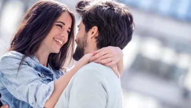 علامات حب الرجل للمرأة سرا