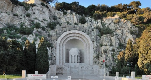 النصب التذكاري