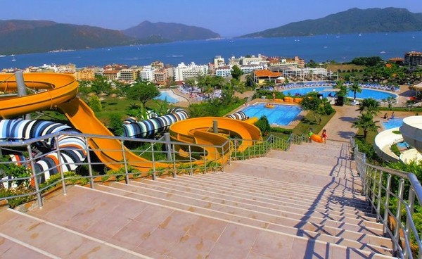 حديقة أكوا دريم المائية