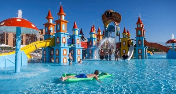 حديقة تمارس المائية