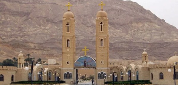 السياحة في العين السخنة