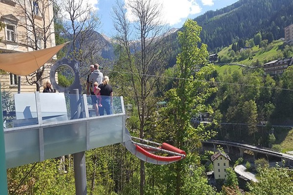 السياحة في باد جاستين