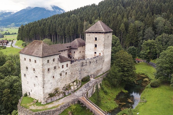 السياحة في كابرون