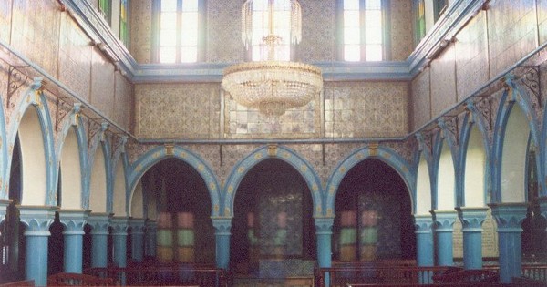 كنيس الغريبة