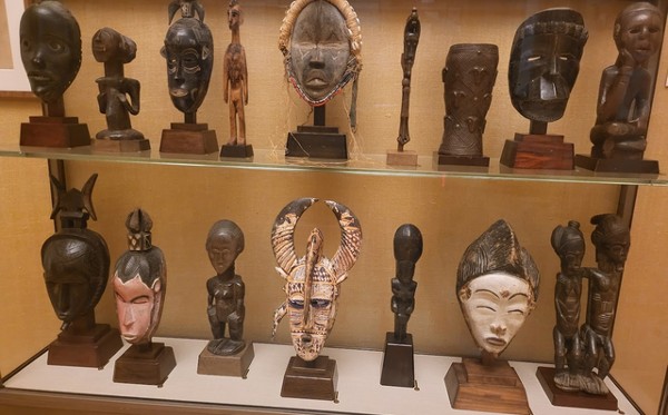 مؤسسة بارنز