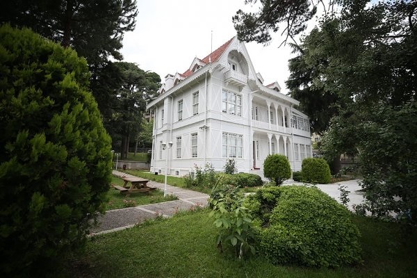 السياحة في يلوا