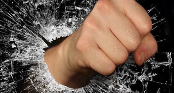 هل الشخص الذي يستفزك يحبك