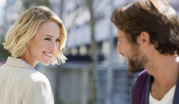 تلميحات الرجل المعجب