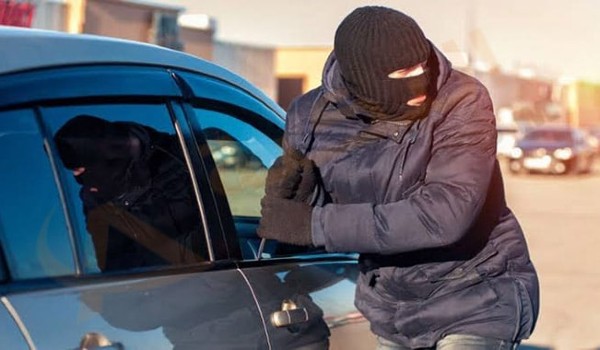 حلم سرقة السيارة في المنام