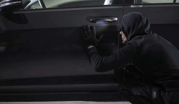 حلم سرقة السيارة في المنام