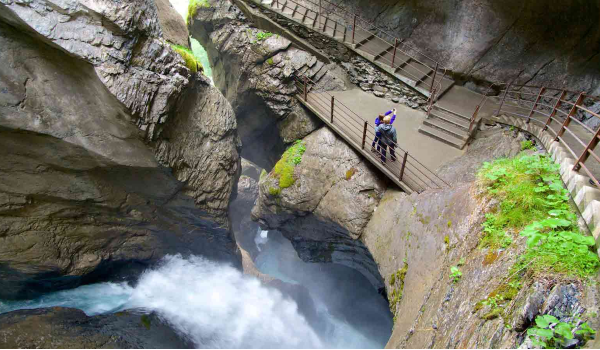 شلالات سويسرا