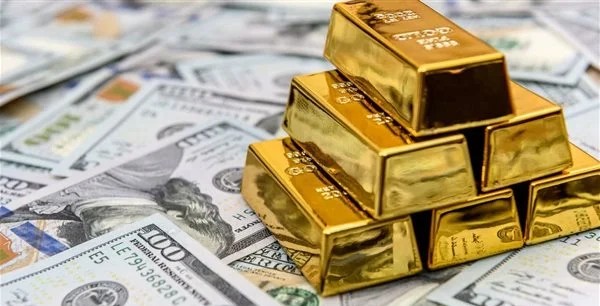 أيهما أفضل شراء الذهب أم الدولار