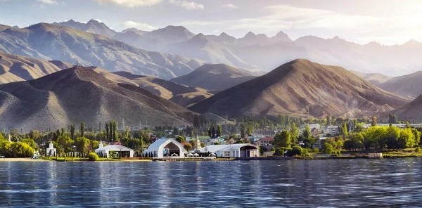 السياحة في أوش