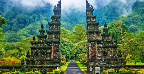 السياحة في إندونيسيا