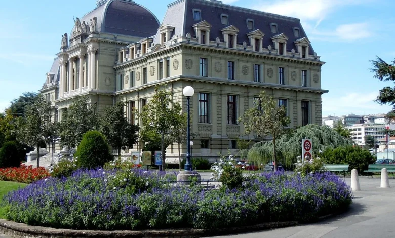 السياحة في ايفيان